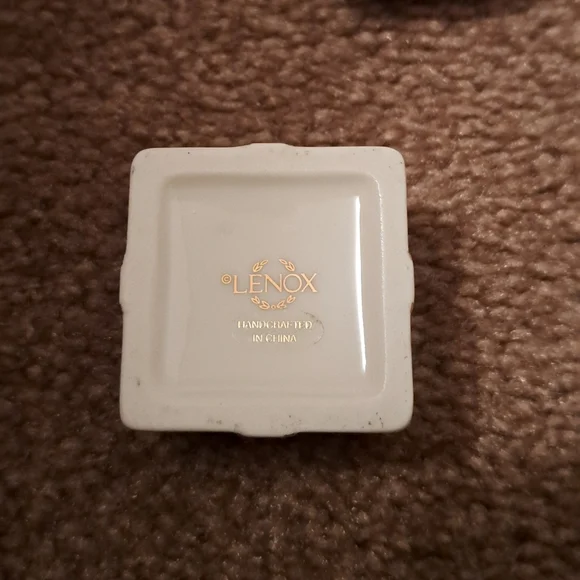 Lennox White Porcelain Trinket Dish with Gold Logo - Picture 3 of 3
